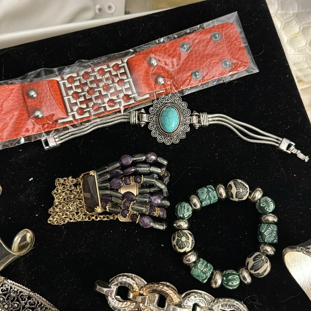 Lot of bracelets - Picture 8 of 8